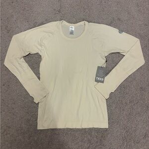 TKEQ “Kennedy” Seamless Long Sleeve